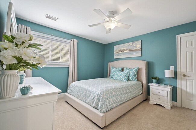 Building Photo - 1015 Crimson Clover Dr