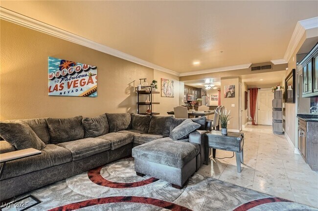 Building Photo - 210 E Flamingo Rd