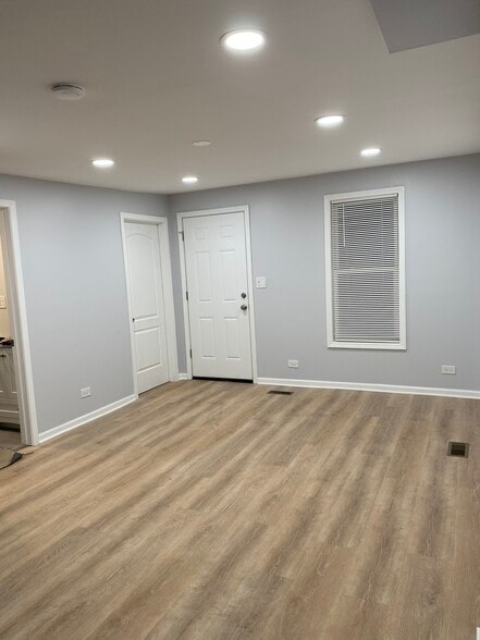 Living Room - 1026 W 20th Pl