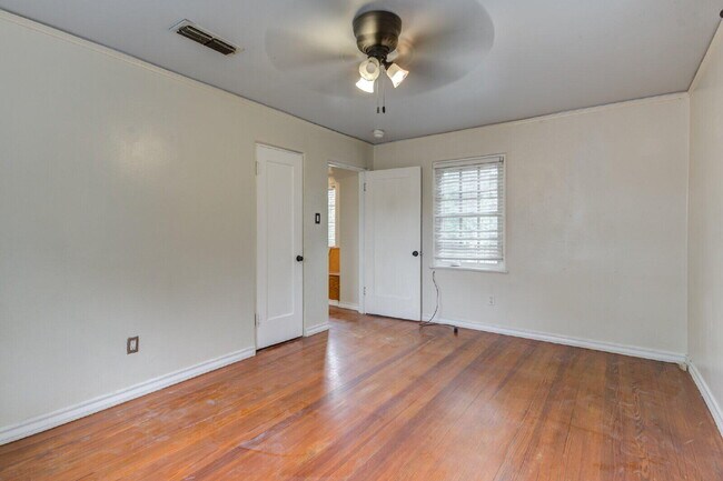 Building Photo - 2305 18th St