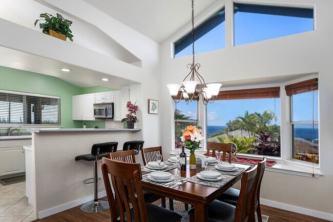 Building Photo - Stunning Ocean View Home in Malulani Gardens