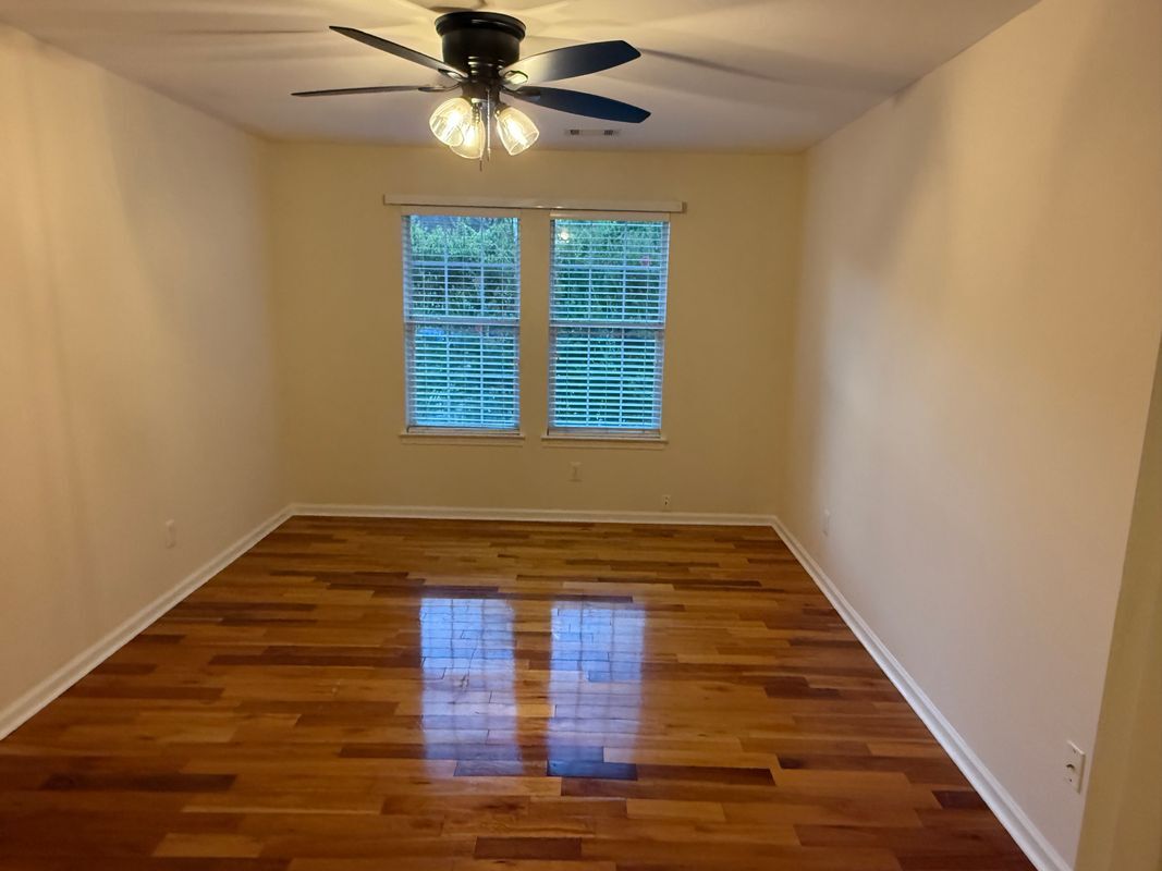 Building Photo - 6000 Carlow Ct SE