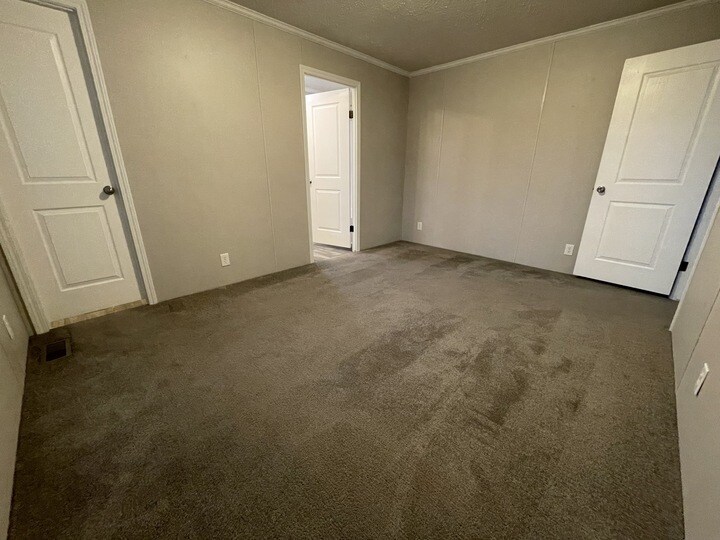 Building Photo - 38053 Orleans St