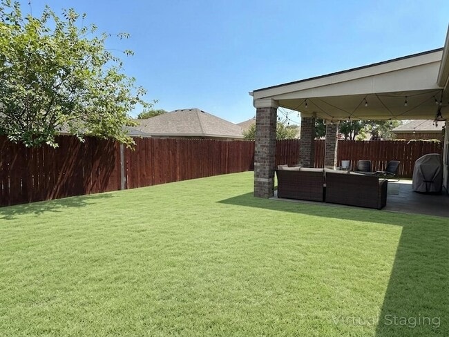 Building Photo - 2048 Lake Trail Dr