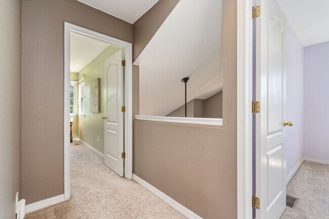 Building Photo - *$250 OFF FIRST MONTH RENT* Spacious 2 Bedroom, 1.5-bathroom Condo.