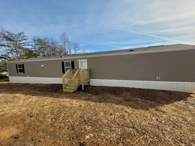 Primary Photo - Knoxville 37918 - Almost New 3-bedroom 2-b...