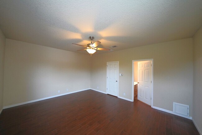 Building Photo - Beautiful One Story Home in Gated Communit...