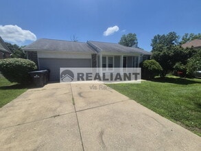 Building Photo - 1725 Promontory Dr