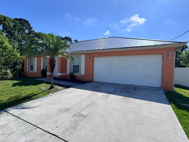 Building Photo - 5906 Spruce Dr
