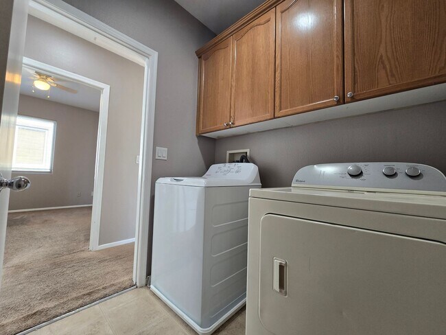 Building Photo - Coming Soon - Spacious 3 Bedroom Home in N...