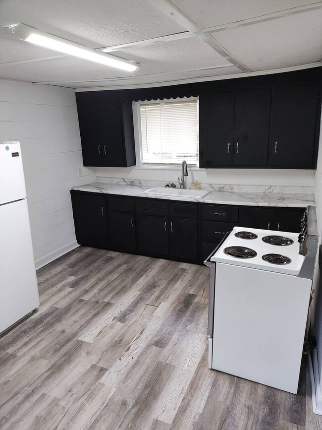 Building Photo - 2205 N 2nd St