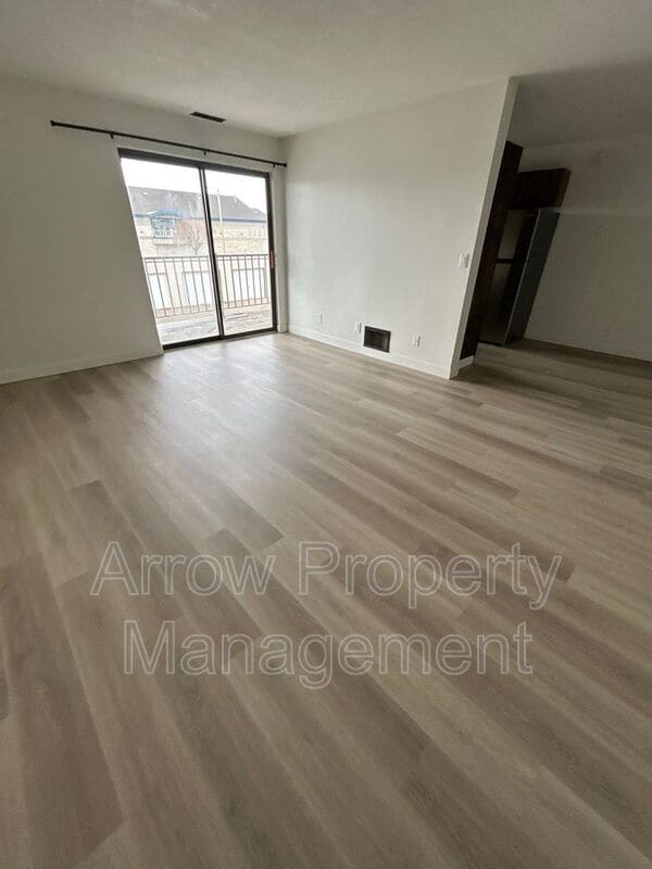 Building Photo - 201 E Arbor Ave