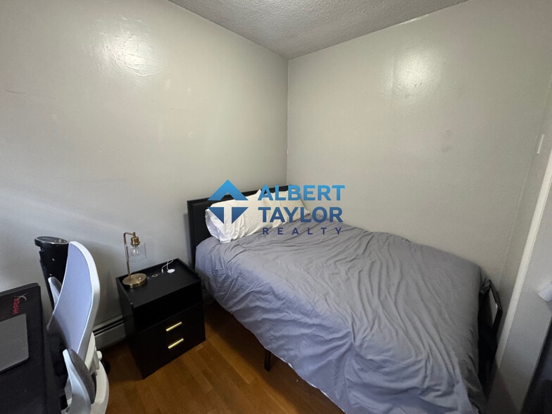 Building Photo - 36 Garden St