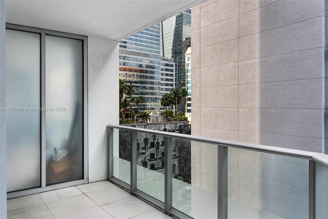 Building Photo - 1300 Brickell Bay Dr