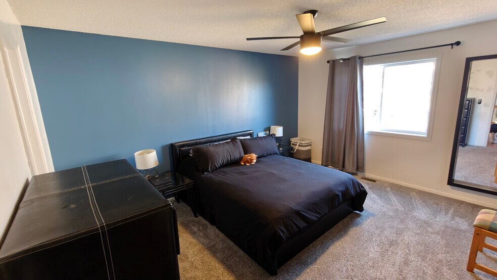 Building Photo - 1943 Parkway Ave