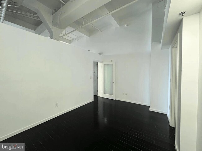 Building Photo - 726 Market St