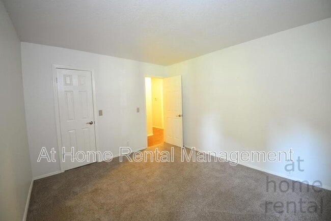 Building Photo - 8316 S Pittsburg Ave