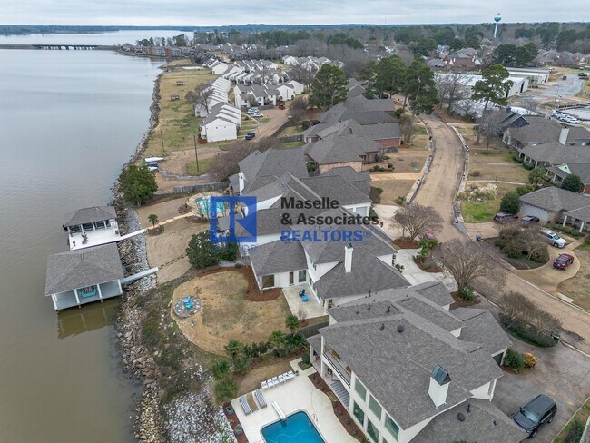 Building Photo - 1418 Windrose Dr