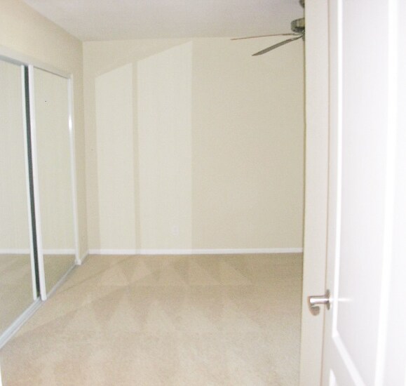 Building Photo - 615 Fredricks Ave