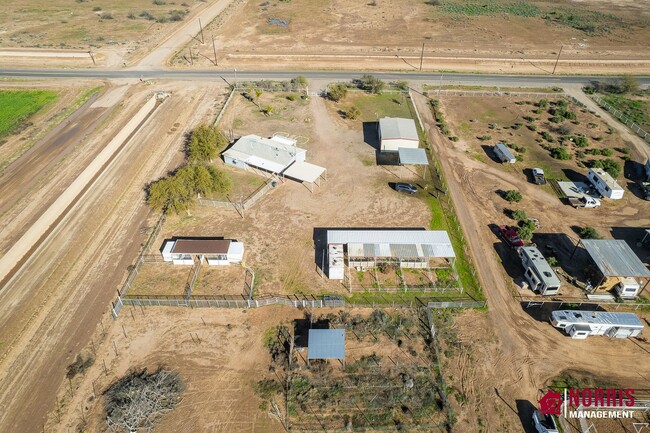 Building Photo - HORSE Property!! You Have Found a Gem