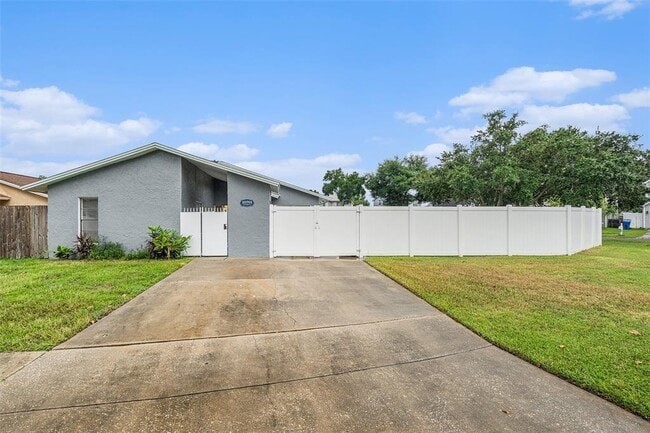 Building Photo - 10701 Crowngate Ln