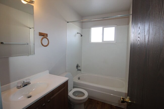 Building Photo - Great Condo in Laporte