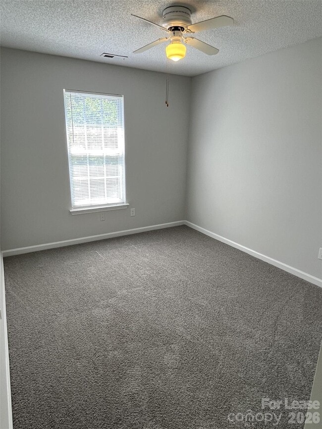 Building Photo - 5637 Hedgecrest Pl