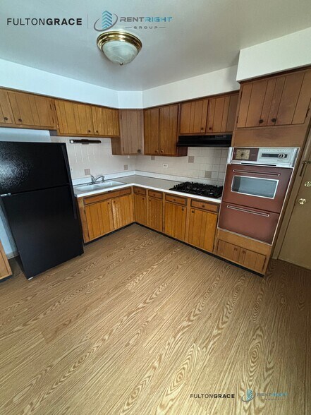 Building Photo - 5443 N Sayre Ave