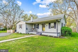 Building Photo - 8413 Rosemont Cir