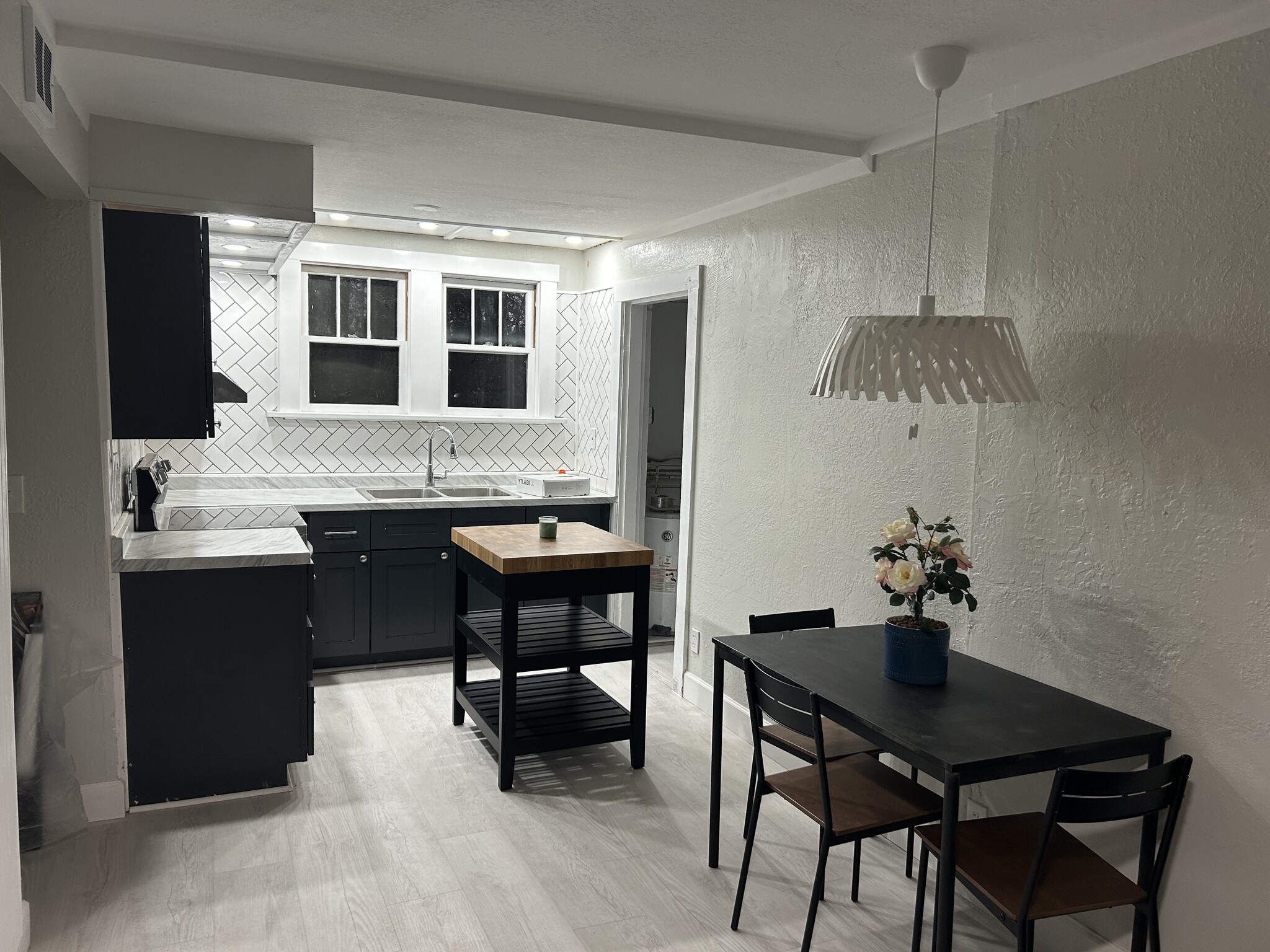 Building Photo - 515 40th Ave S