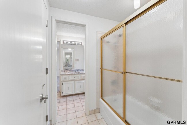 Building Photo - 9723 Fieldcrest Dr