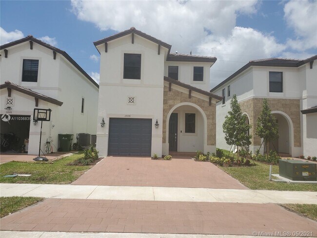 Building Photo - 11036 W 35th Way