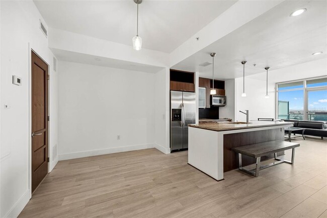 Building Photo - 111 N 12th St