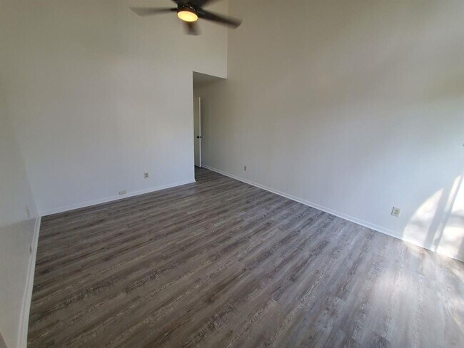 Building Photo - 8716 Clearbrook Trail