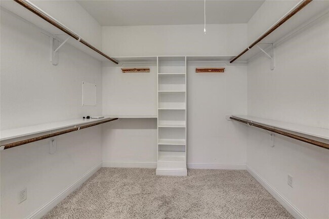 Building Photo - 6109 Stillman St