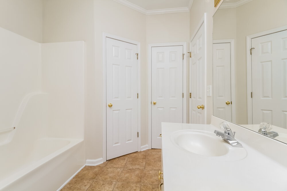 Building Photo - 3019 Overhill Ct