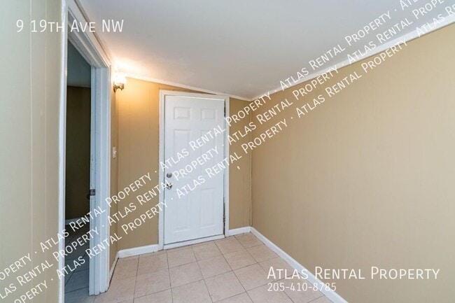 Building Photo - 9 19th Ave NW