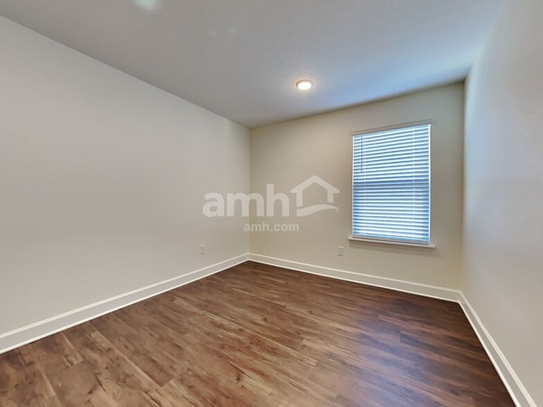 Building Photo - 2913 Rolling Acres Rd