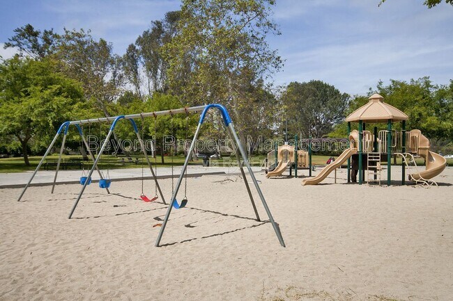 Building Photo - 8326 Via Sonoma