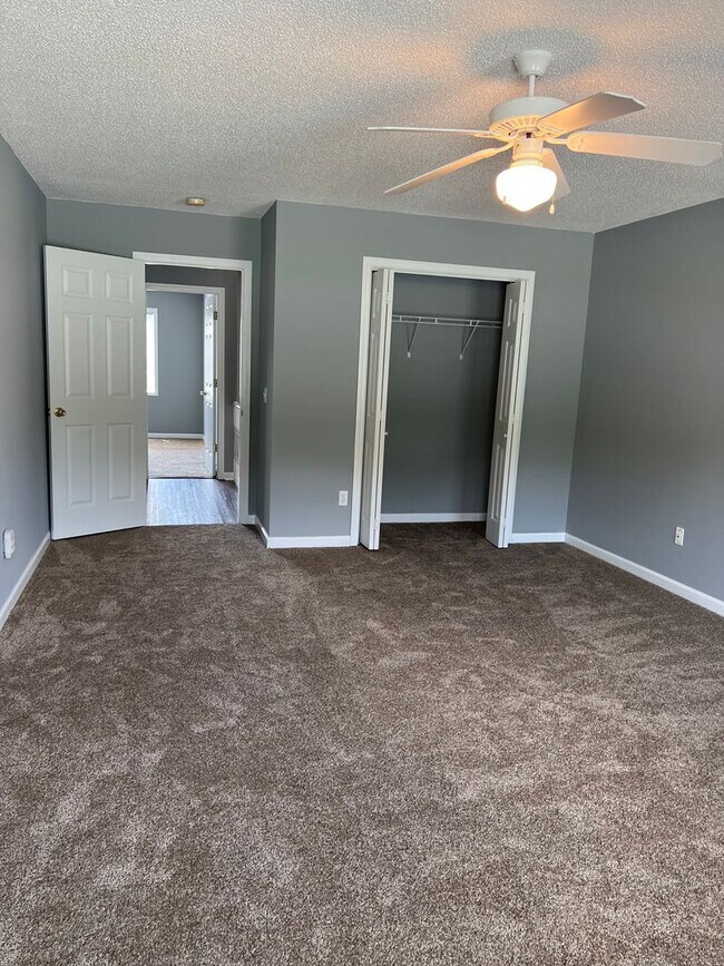 Building Photo - 139 S Spring View Dr