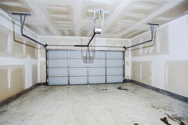 Building Photo - 212 Ridge Valley Dr