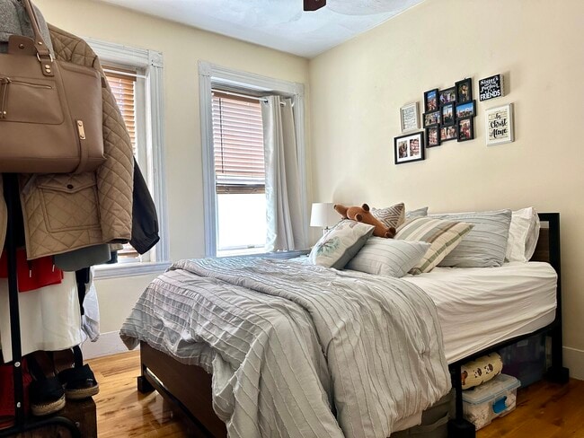 Building Photo - 108 Myrtle St