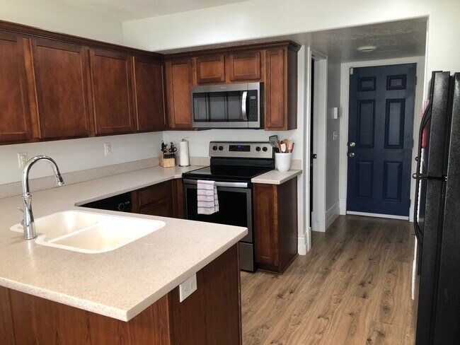 kitchen - 156 S 1100 W