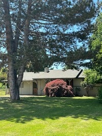 Building Photo - 3BED 1.5BATH - BONUS ROOM, LARGE YARD, WASHER/DRYER HOOKUP, DRIVEWAY PARKING