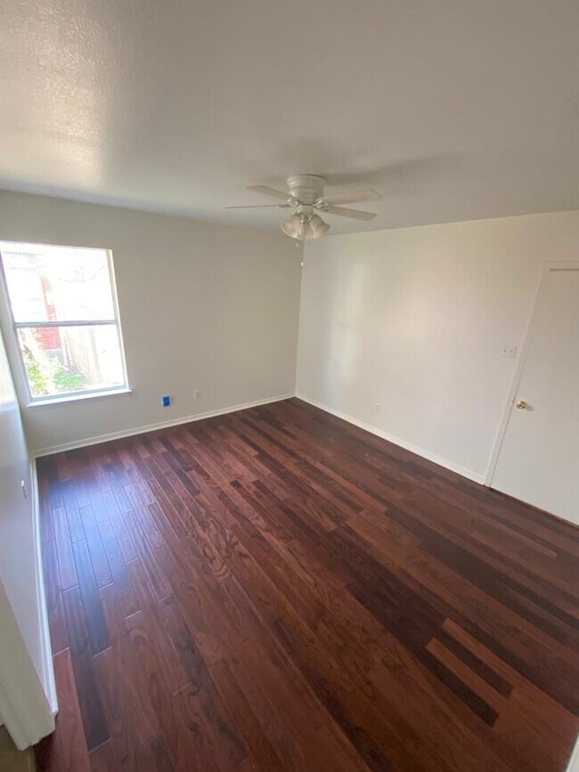 Building Photo - 8117 Willet Trail
