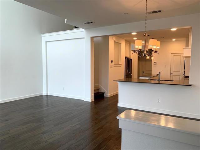 Building Photo - 500 Texas Dr