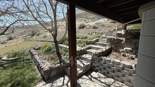 Building Photo - 20835 Cooke Dr