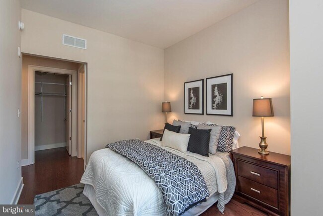 Building Photo - 1501 Locust St