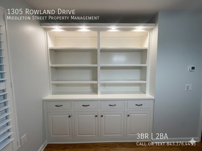 Building Photo - 1305 Rowland Dr