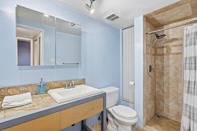 Building Photo - 3002 N 70th St